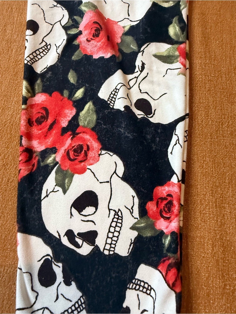 Women’s  Black Floral Skull Leggings TC2 super soft! - Picture 2 of 4